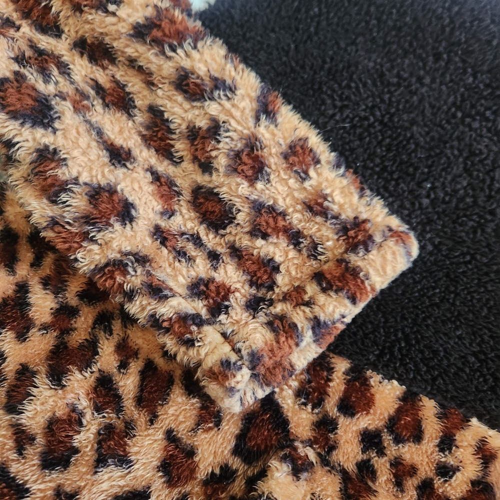 LeModa Fleece - Picture 3 of 6